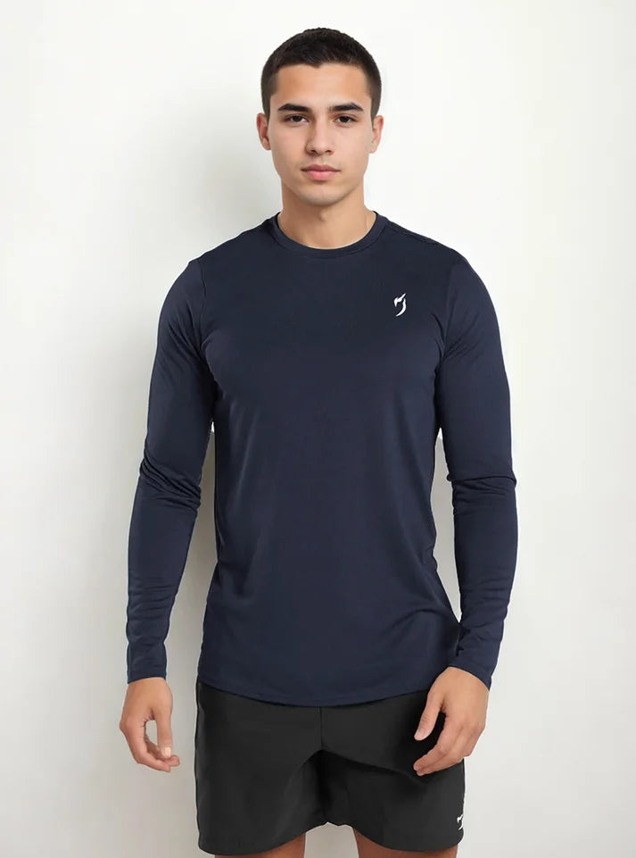 In this image a model wearing Endurance Full Sleeves T-shirt Navy  this tshirt is perfect for winter workout and this tshirt have white colour Radowl logo printed on it.